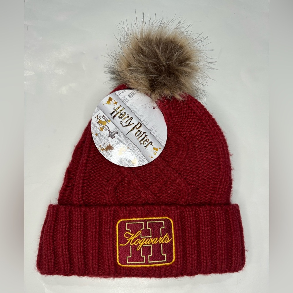 Harry Potter NWR Hogwarts cable knit cuffed beanie with pom pom